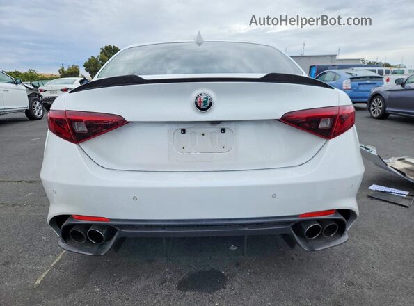 ZARFAEAV2J7583572 2018 ALFA ROMEO GIULIA White 