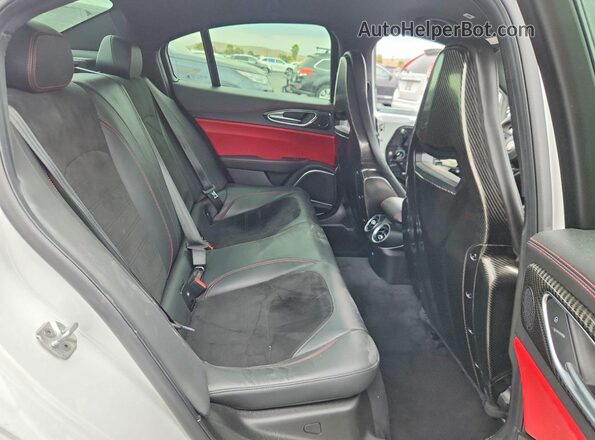 ZARFAEAV2J7583572 2018 ALFA ROMEO GIULIA White 