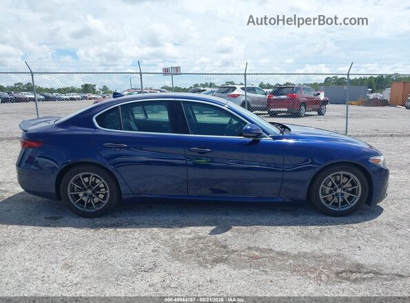 ZARFAEBN0J7580006 2018 ALFA ROMEO GIULIA Синий Вид задней части салона