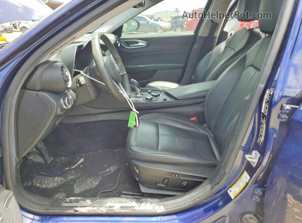 ZARFAEBN9J7583552 2018 ALFA ROMEO GIULIA Blue Front interior view