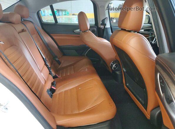 ZARFAECN0H7542316 2017 ALFA ROMEO GIULIA White Вид задніх сидінь