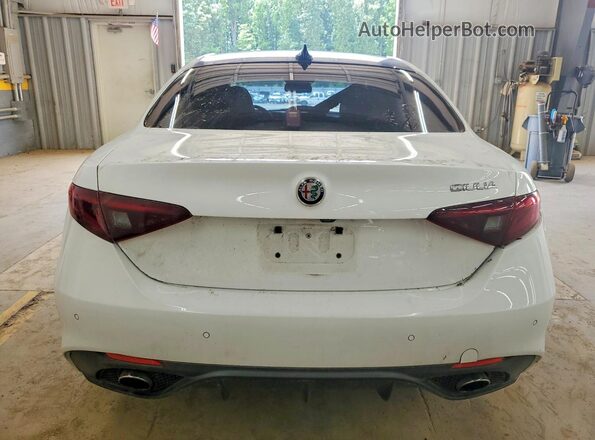 ZARFAECN0H7542316 2017 ALFA ROMEO GIULIA White Вид ззаду