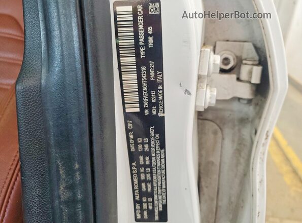 ZARFAECN0H7542316 2017 ALFA ROMEO GIULIA White Вид підкапотного простору