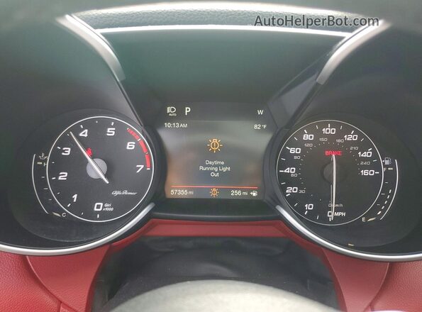 ZARFAECN2J7599493 2018 ALFA ROMEO GIULIA Gray Widok zestawu wskaźników