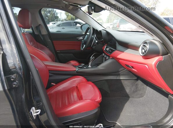 ZARFAECN3H7556839 2017 ALFA ROMEO GIULIA Black Вид салону спереду