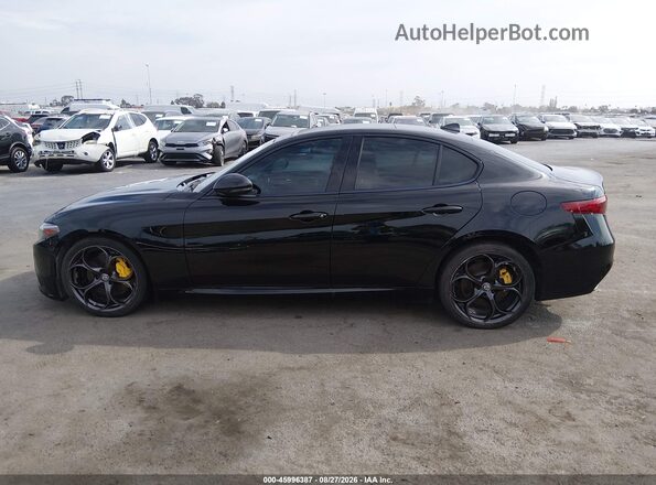 ZARFAECN3H7556839 2017 ALFA ROMEO GIULIA Black Панорамний вид салону 360°