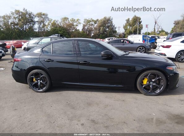ZARFAECN3H7556839 2017 ALFA ROMEO GIULIA Black Вид задньої частини салону