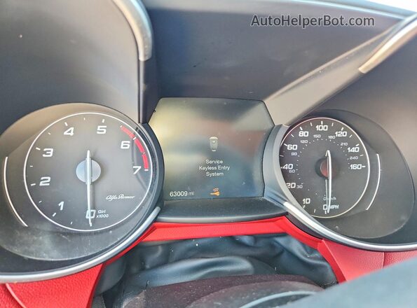 ZARFAECN6J7592448 2018 ALFA ROMEO GIULIA White Вид щитка приладів