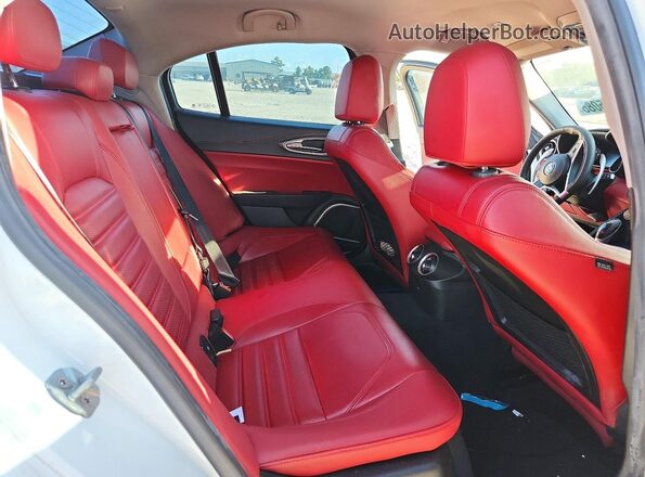 ZARFAECN6J7592448 2018 ALFA ROMEO GIULIA White Вид задніх сидінь