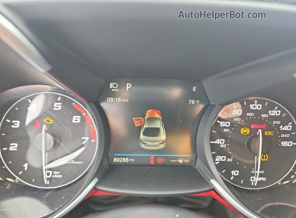ZARFAECN8J7589597 2018 ALFA ROMEO GIULIA Gray Vista del cuadro de instrumentos