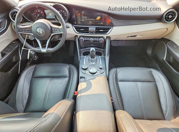 ZARFAEDN4J7593757 2018 ALFA ROMEO GIULIA Black Dashboard view