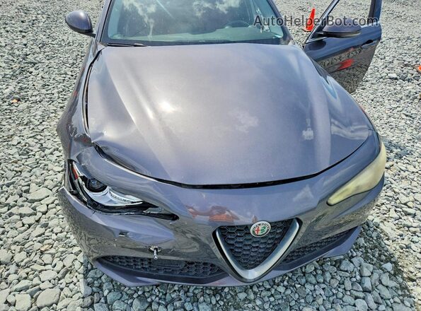 ZARFAEDN7J7566715 2018 ALFA ROMEO GIULIA Gray Rear interior view