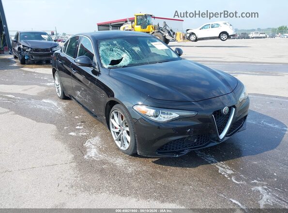 ZARFAEDN8H7541929 2017 ALFA ROMEO GIULIA Black Widok z przodu