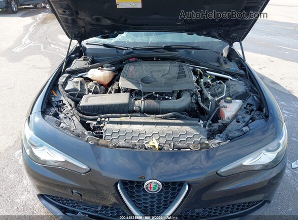 ZARFAEDN8H7541929 2017 ALFA ROMEO GIULIA Black Widok z tyłu