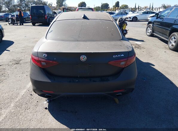 ZARFAEDN8J7589422 2018 ALFA ROMEO GIULIA Black 