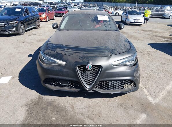ZARFAEDN8J7589422 2018 ALFA ROMEO GIULIA Black Սարքավորումների վահանակի տեսք