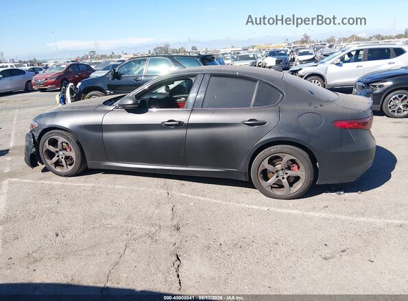 ZARFAEDN8J7589422 2018 ALFA ROMEO GIULIA Black Սալոնի 360 աստիճան տեսք