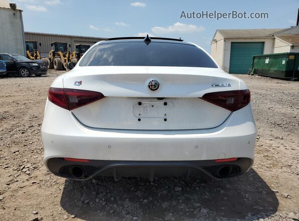 ZARFAEEN7H7555268 2017 ALFA ROMEO GIULIA White Rear view