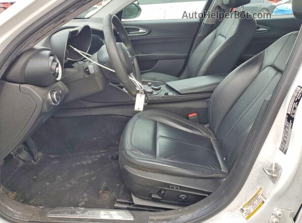 ZARFAMAN1K7609249 2019 ALFA ROMEO GIULIA White Widok wnętrza z przodu