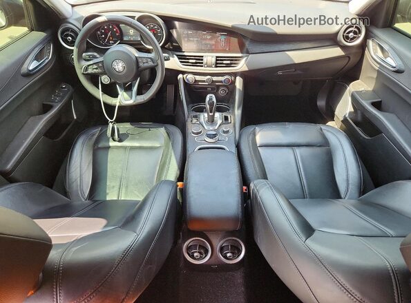ZARFAMAN7L7624663 2020 ALFA ROMEO GIULIA Gray Vista del salpicadero