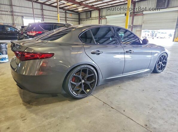 ZARFAMAN9K7620015 2019 ALFA ROMEO GIULIA Gray Tył prawy
