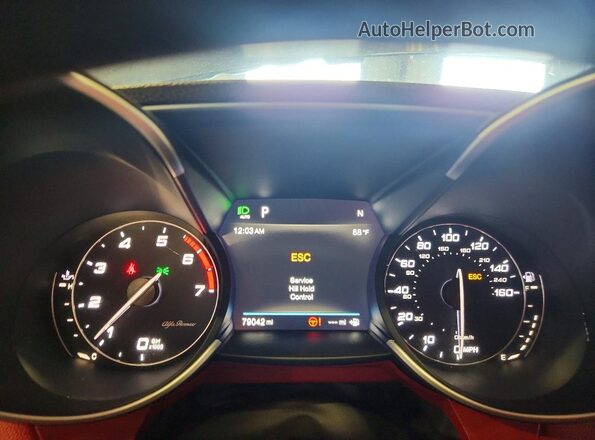 ZARFAMAN9K7620015 2019 ALFA ROMEO GIULIA Gray Widok zestawu wskaźników