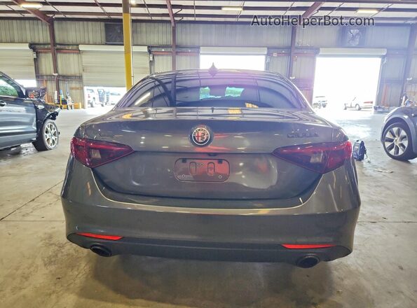 ZARFAMAN9K7620015 2019 ALFA ROMEO GIULIA Gray Widok z tyłu