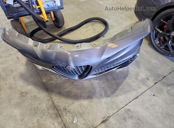 ZARFAMAN9K7620015 2019 ALFA ROMEO GIULIA Gray Widok komory silnika
