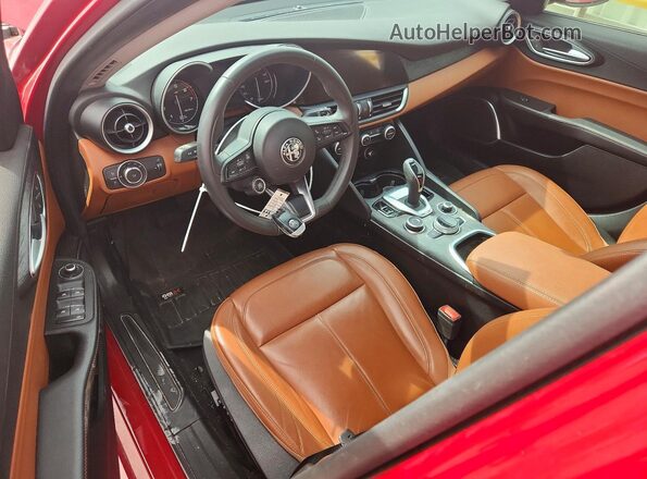 ZARFAMAN9L7632859 2020 ALFA ROMEO GIULIA Red Առջևի վահանակի տեսք