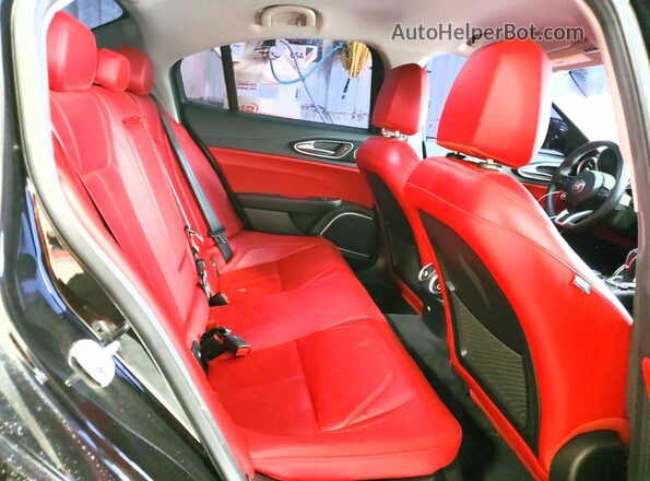 ZARFAMAN9L7635812 2020 ALFA ROMEO GIULIA Black Vista de los asientos traseros