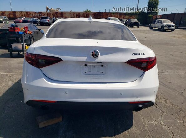 ZARFAMANXK7599336 2019 ALFA ROMEO GIULIA White Vista trasera