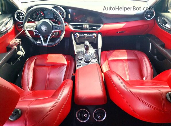 ZARFAMANXK7599336 2019 ALFA ROMEO GIULIA White Vista del salpicadero