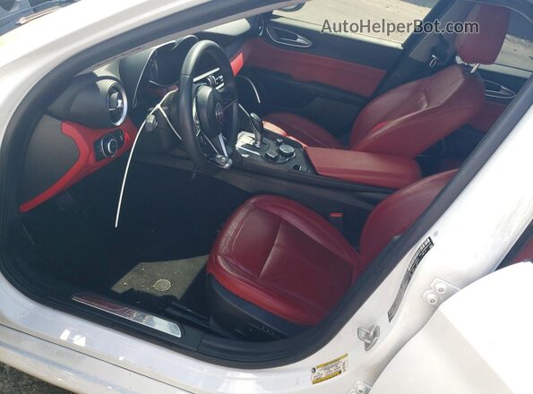 ZARFAMANXK7599336 2019 ALFA ROMEO GIULIA White Vista interior delantera