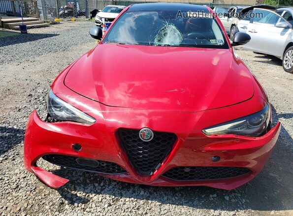 ZARFAMBN1K7622839 2019 ALFA ROMEO GIULIA Red Widok z tyłu