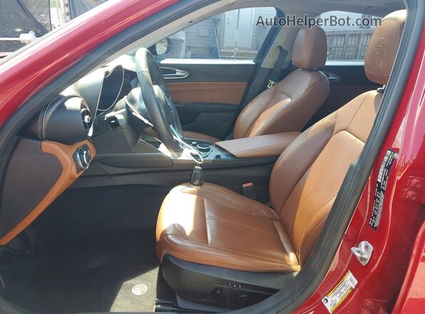 ZARFAMBN1K7622839 2019 ALFA ROMEO GIULIA Red Widok deski rozdzielczej