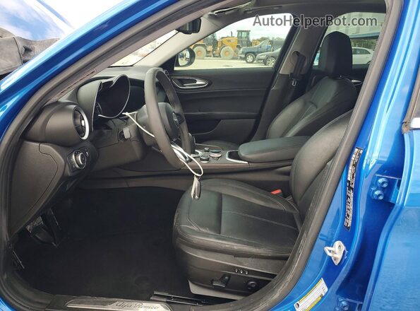 ZARFAMBN7M7649272 2021 ALFA ROMEO GIULIA Blue Front interior view
