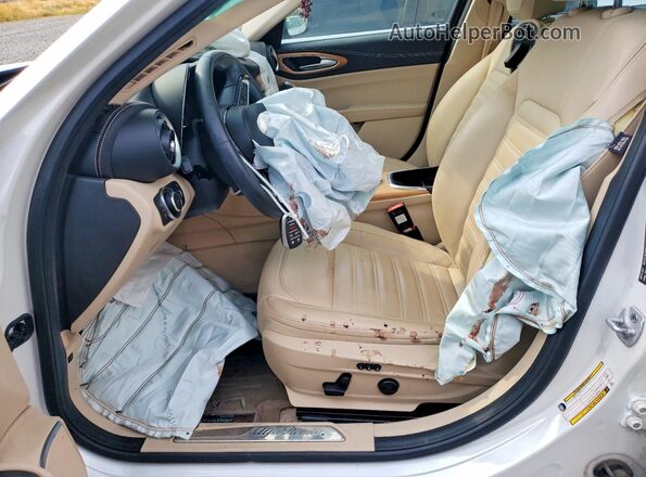 ZARFAMBN8M7648051 2021 ALFA ROMEO GIULIA White Вид салону спереду