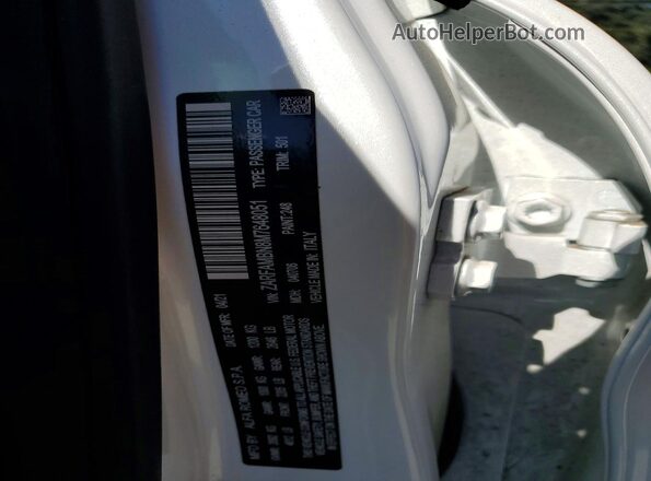 ZARFAMBN8M7648051 2021 ALFA ROMEO GIULIA White Вид підкапотного простору
