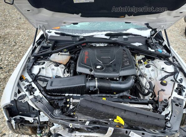 ZARFANBN4L7630005 2020 ALFA ROMEO GIULIA White უკანა სალონის ხედი