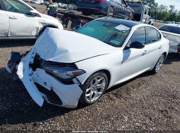 ZARFANBN4L7638900 2020 ALFA ROMEO GIULIA Белый Передняя левая четверть