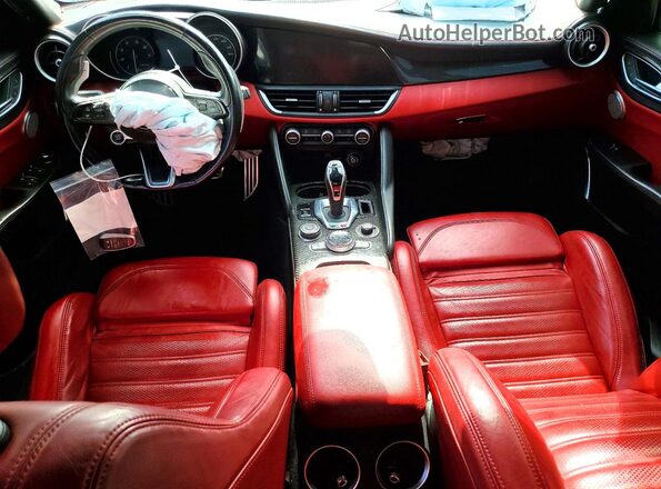 ZARFANBN9M7640918 2021 ALFA ROMEO GIULIA White Vista del salpicadero