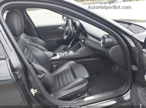 ZARFANBNXP7671082 2023 ALFA ROMEO GIULIA Black Front interior view