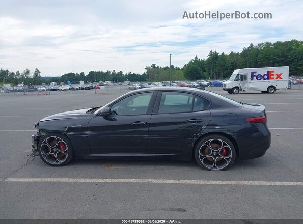 ZARFANBNXP7671082 2023 ALFA ROMEO GIULIA Black 360 interior view