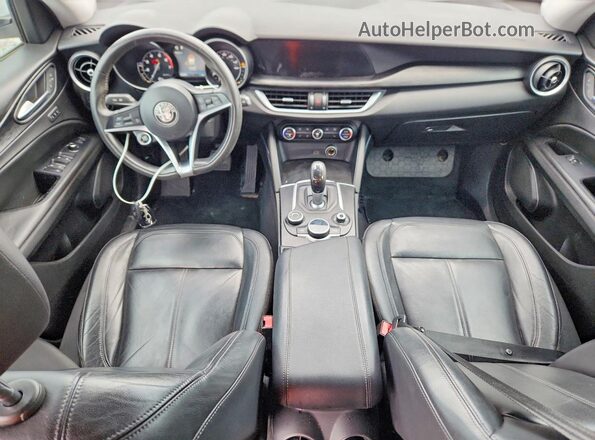 ZASFAKAN1J7B81381 2018 ALFA ROMEO STELVIO White Vista del salpicadero