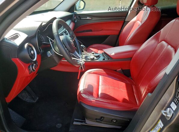 ZASFAKAN1J7B83521 2018 ALFA ROMEO STELVIO Серый Вид салона спереди