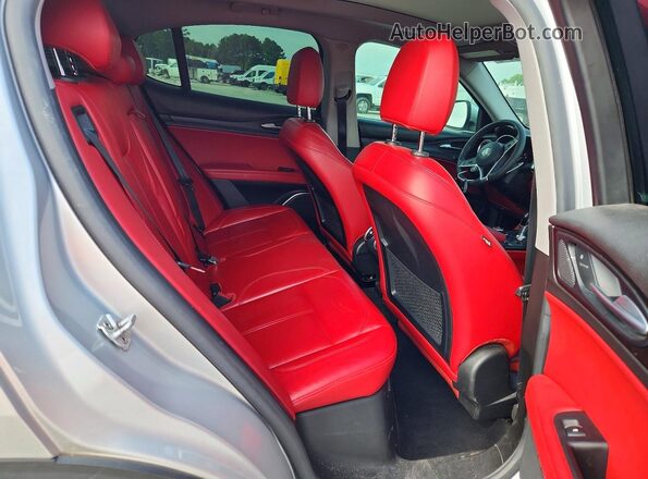 ZASFAKAN2J7B81387 2018 ALFA ROMEO STELVIO Silver უკანა სალონის ხედი