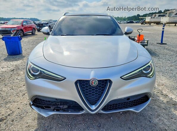 ZASFAKAN2J7B81387 2018 ALFA ROMEO STELVIO Silver წინა ხედი