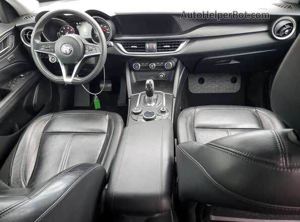ZASFAKAN4J7B79219 2018 ALFA ROMEO STELVIO Blue Vista del salpicadero