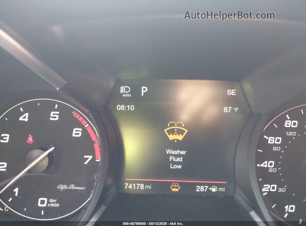 ZASFAKAN6J7B90514 2018 ALFA ROMEO STELVIO Белый Вид задних сидений