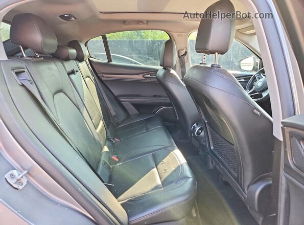 ZASFAKBNXJ7B71902 2018 ALFA ROMEO STELVIO Silver Vista interior trasera